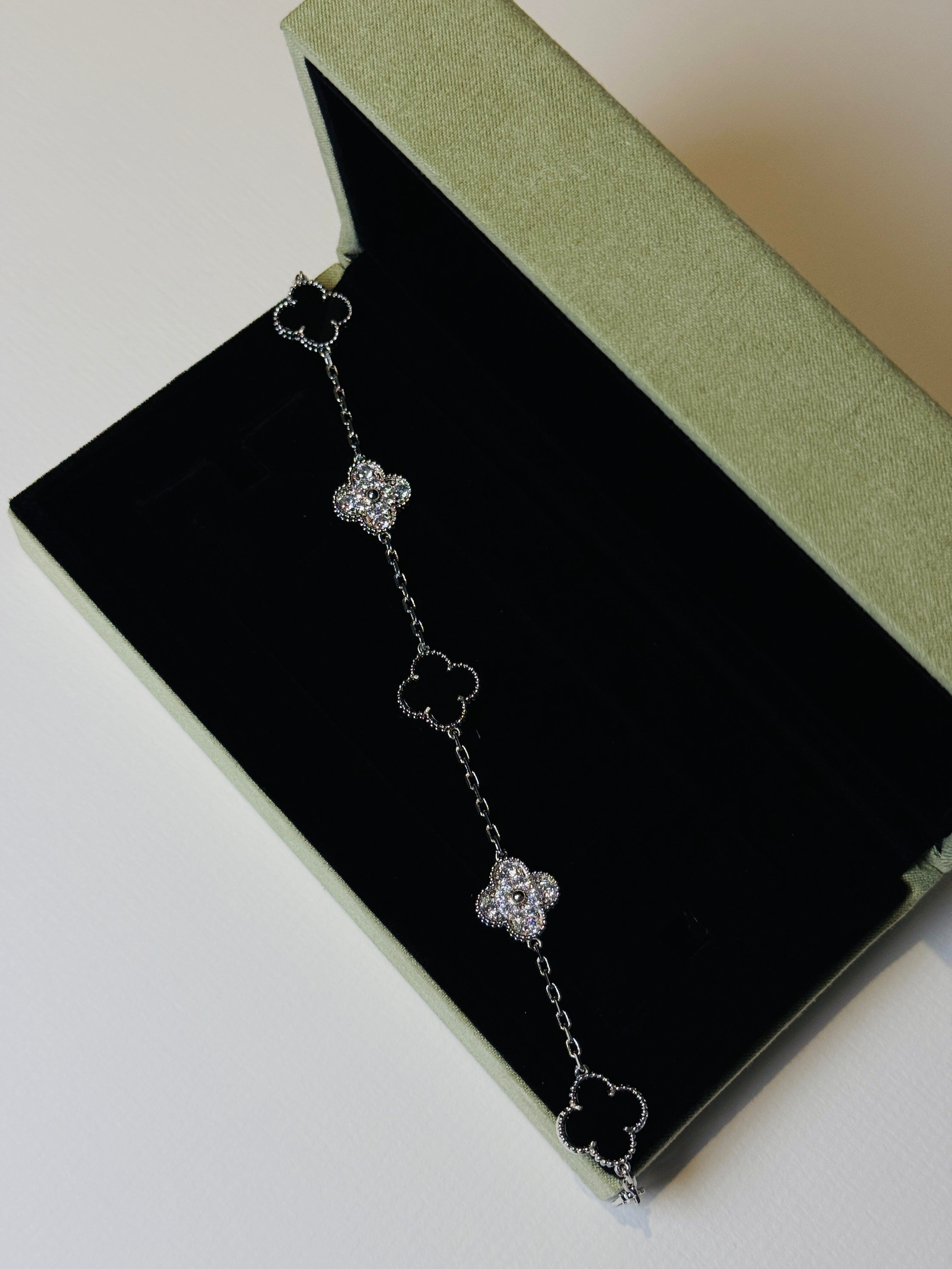 Premium Clover Bracelet | Premium
-Quality