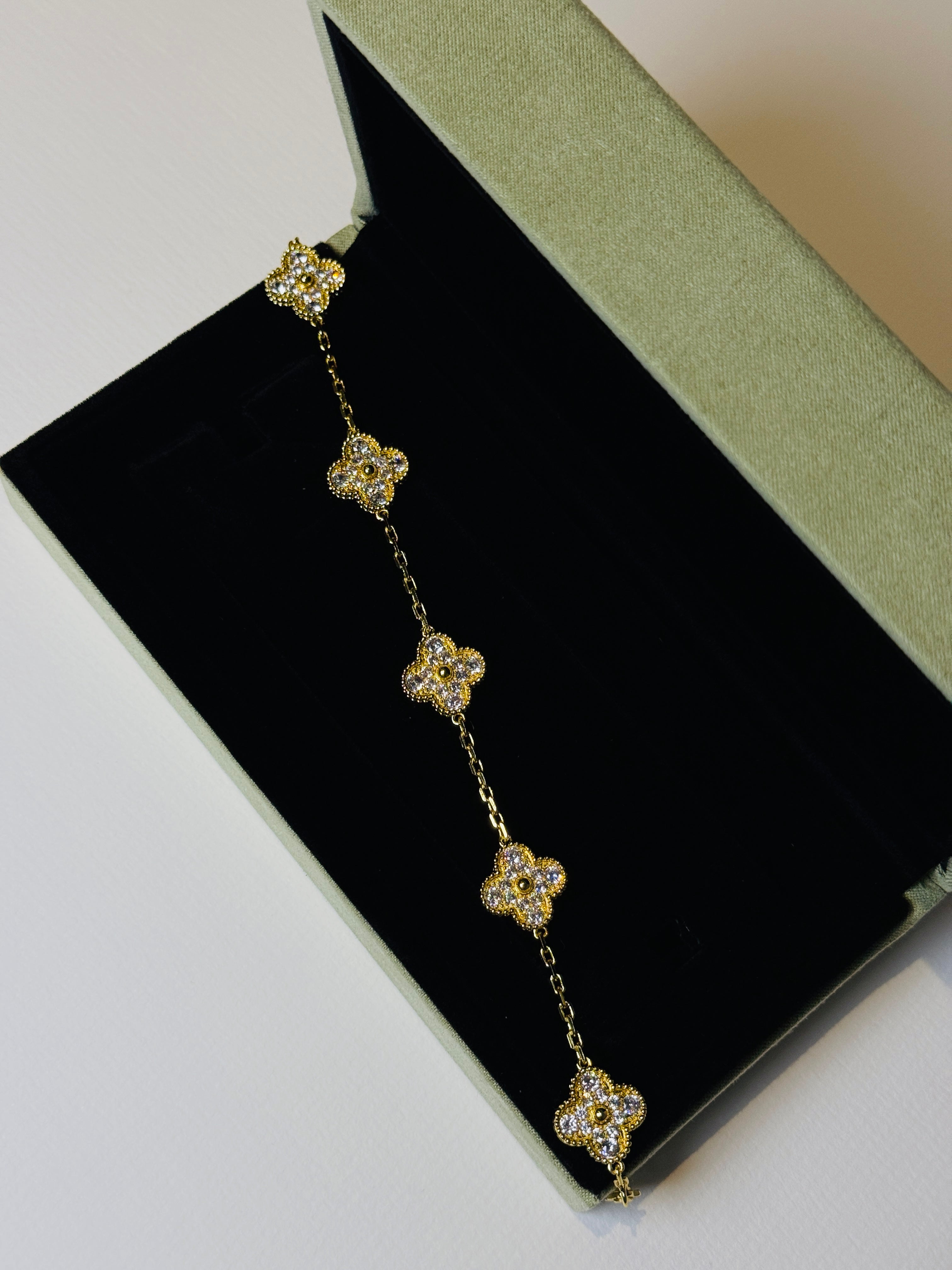 Premium Clover Bracelet | Premium
-Quality