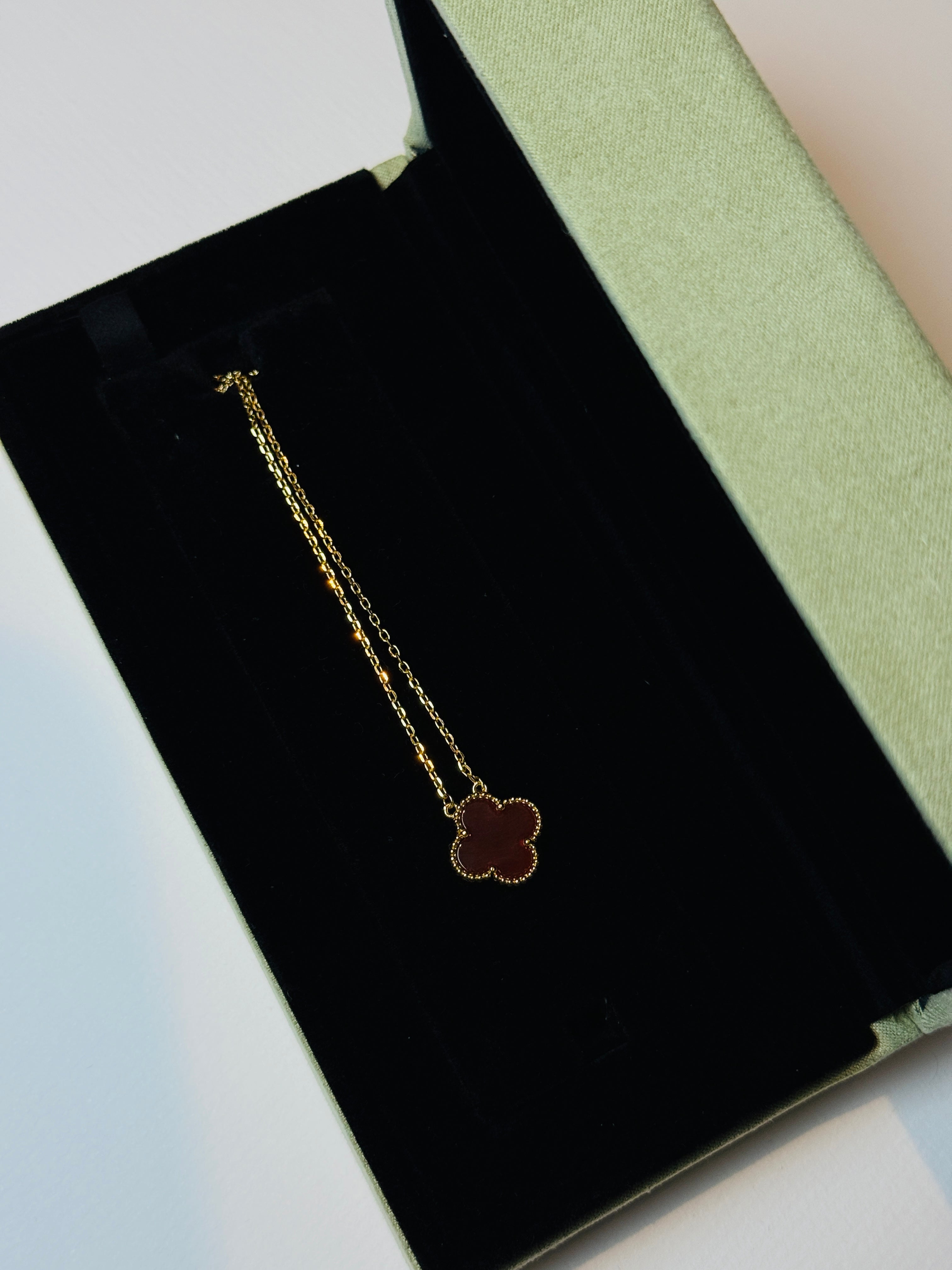 Luxury Single Clover Necklace