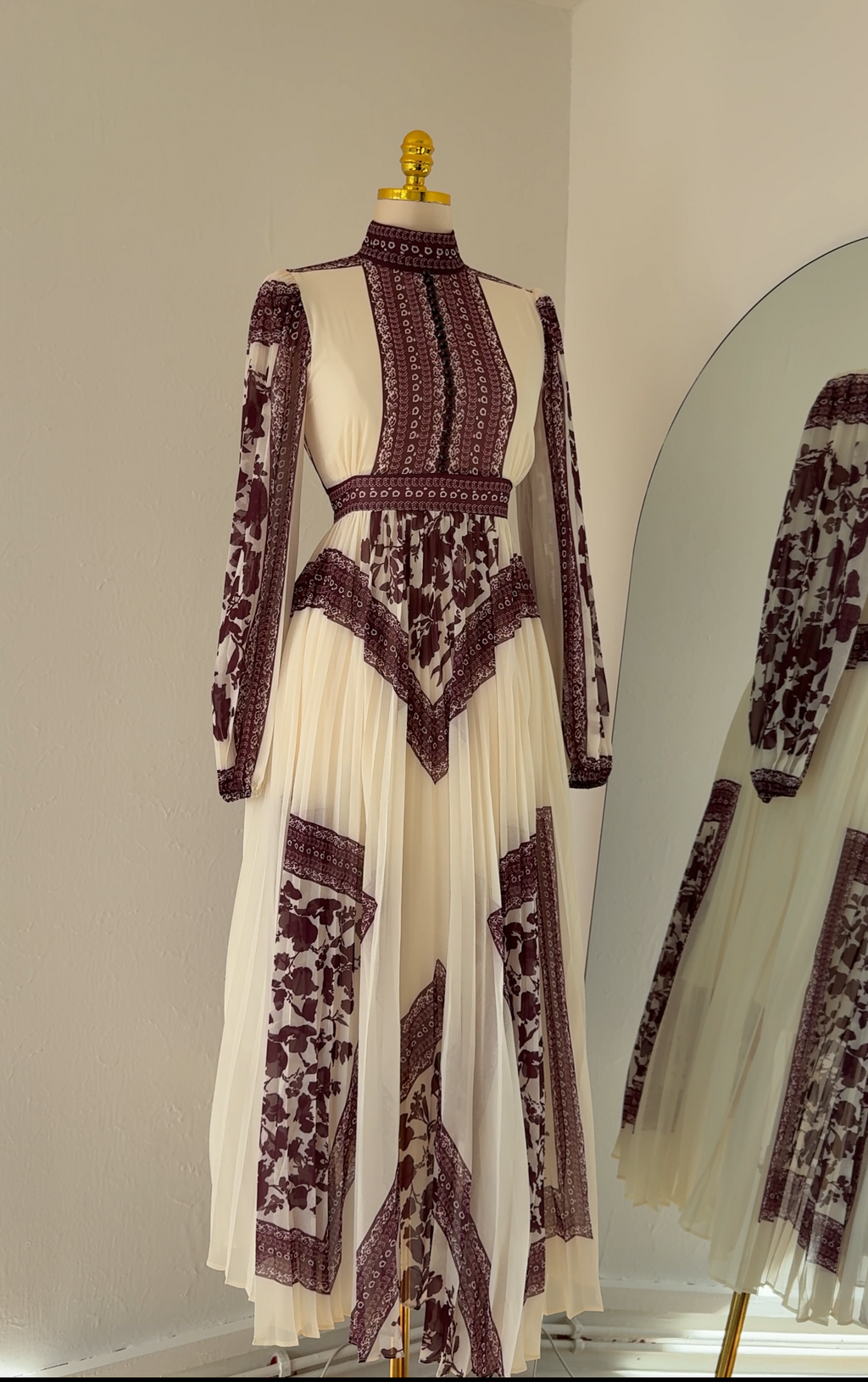Elegant Maxi Dress – Long Sleeve Modest Fit