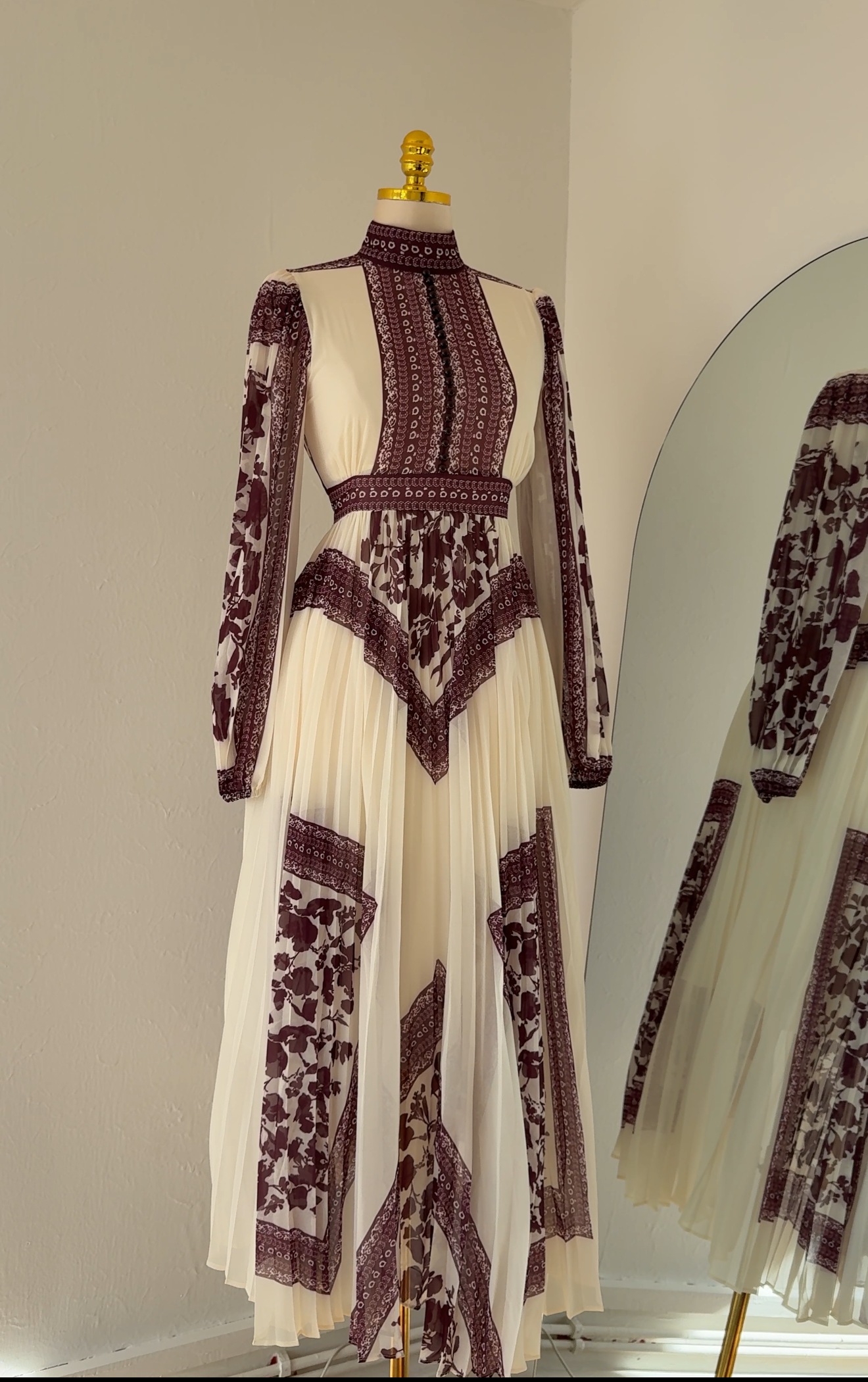 Elegant Maxi Dress – Long Sleeve Modest Fit