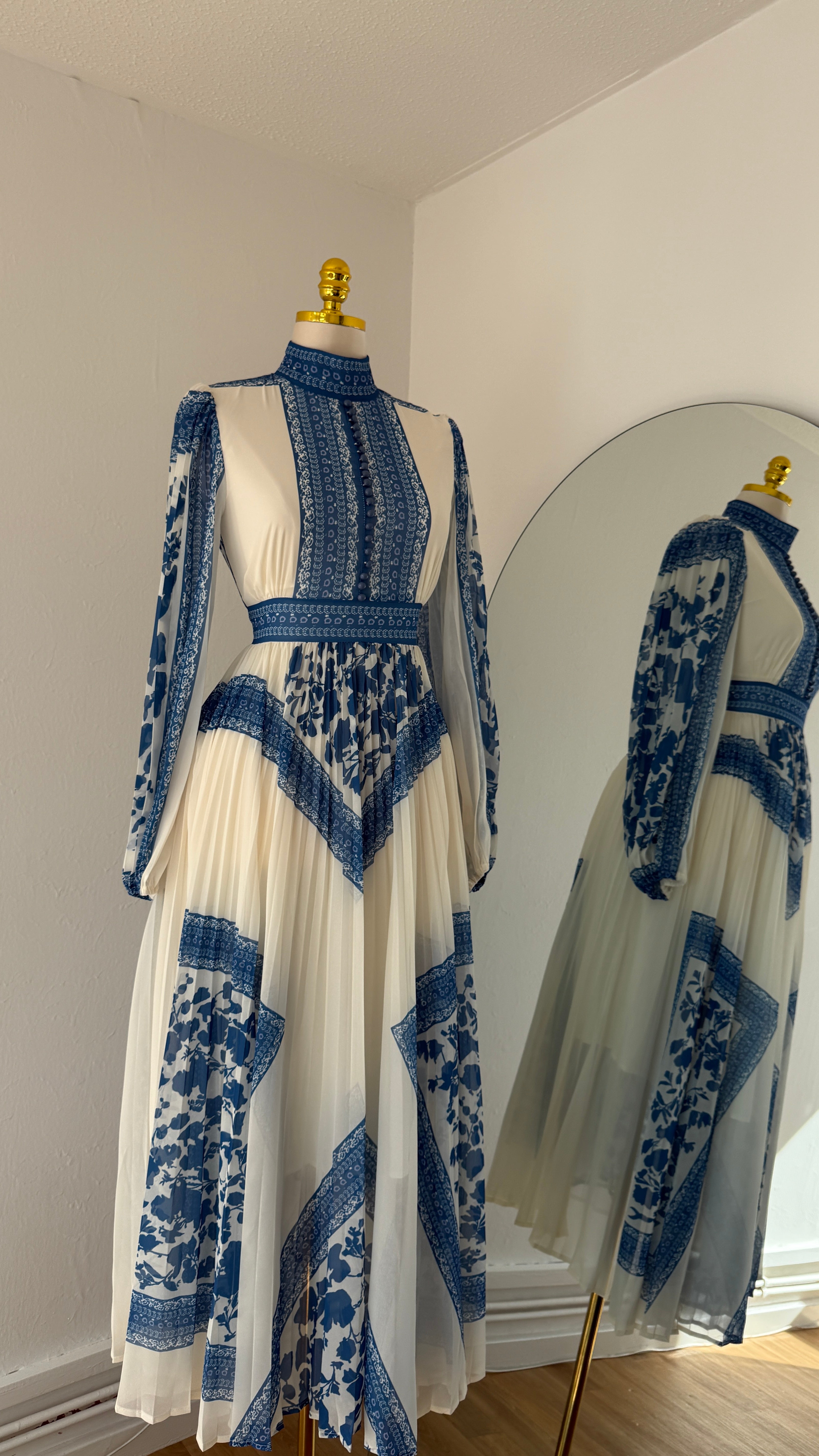 Elegant Maxi Dress – Long Sleeve Modest Fit