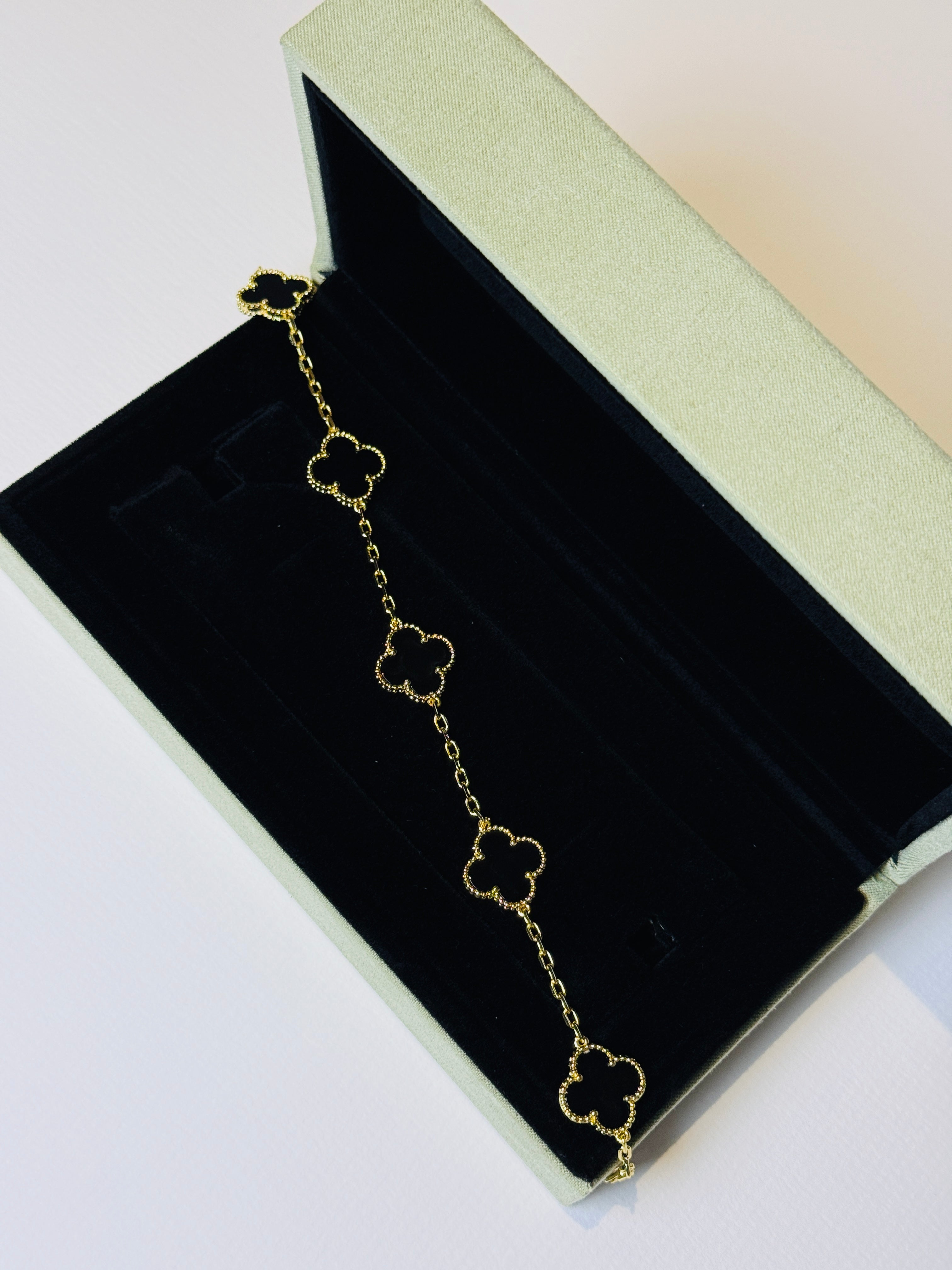 Premium Clover Bracelet | Premium
-Quality