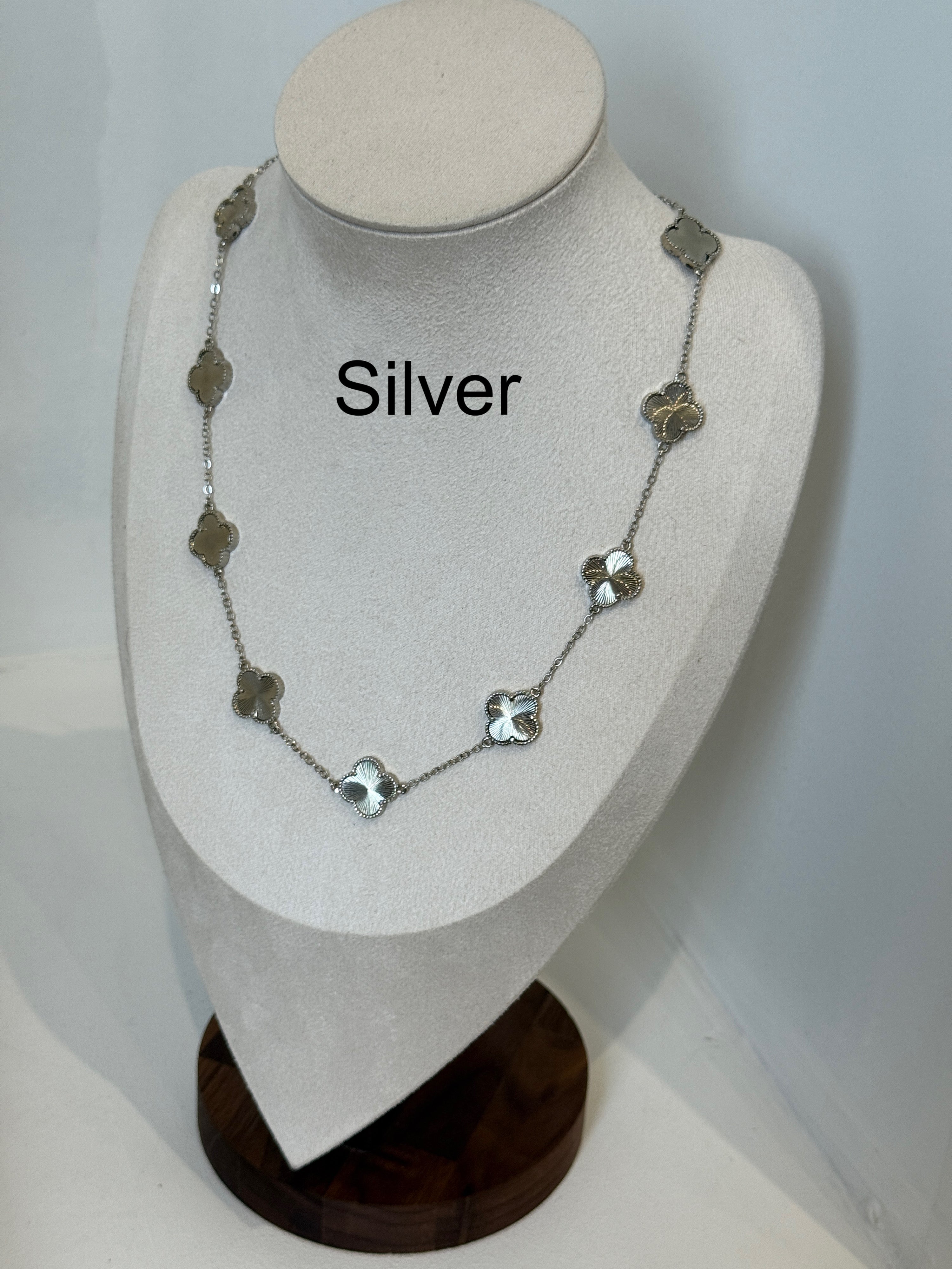 Flower Necklace – 18ct Gold Plated, Tarnish free and waterproof