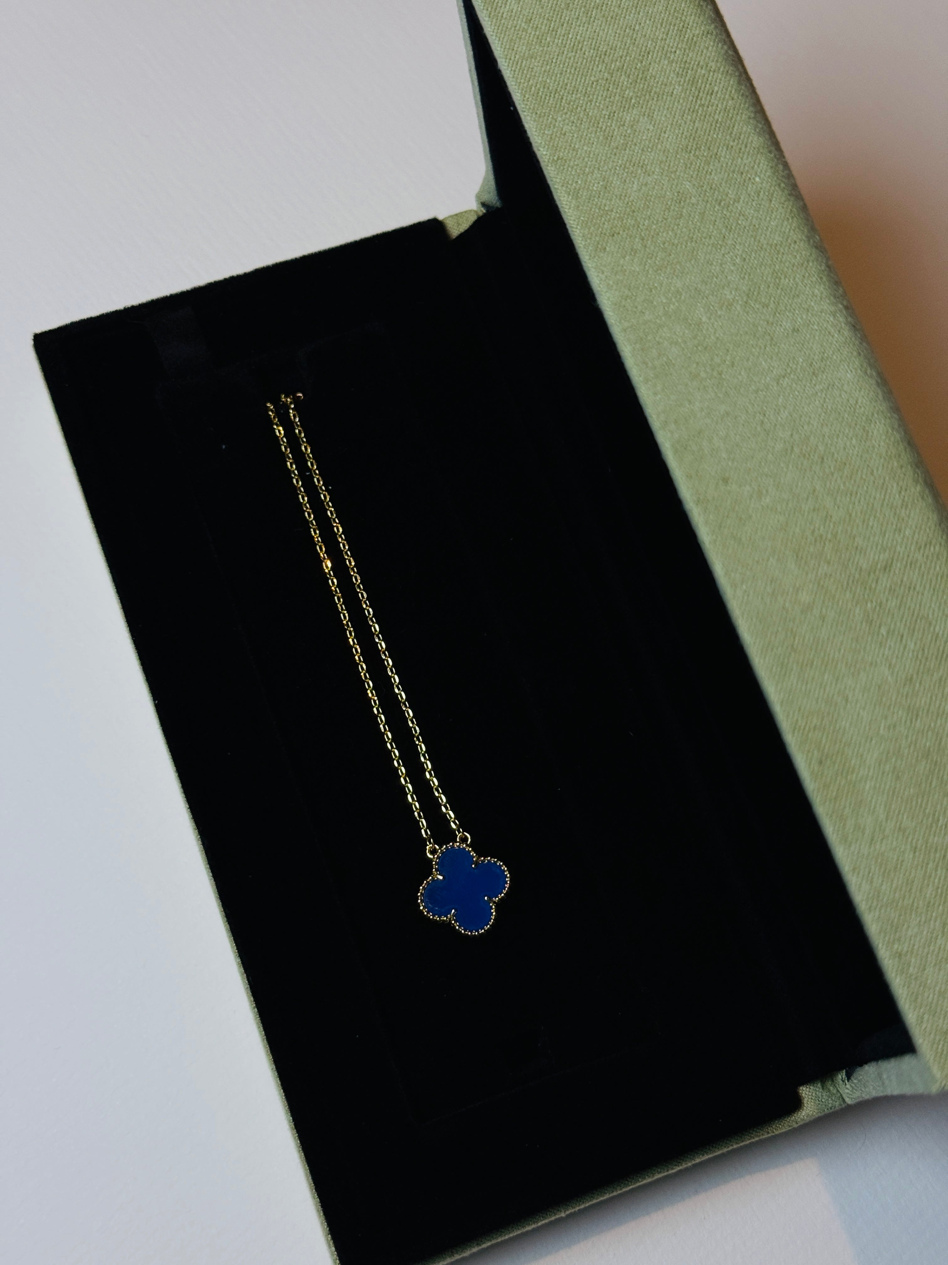 Luxury Single Clover Necklace