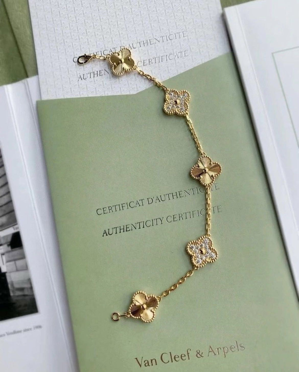 Premium Clover Bracelet | Premium
-Quality