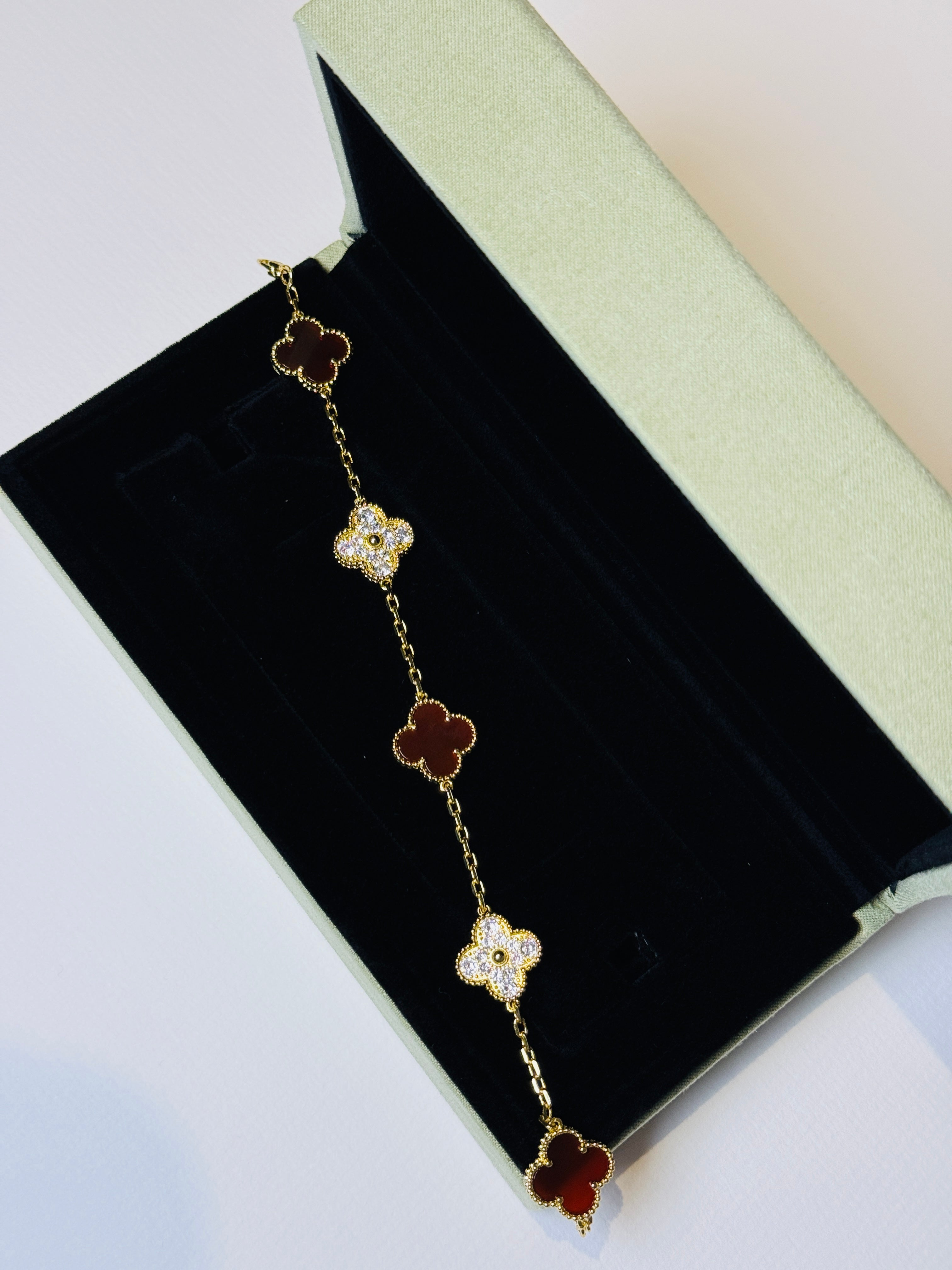 Premium Clover Bracelet | Premium
-Quality