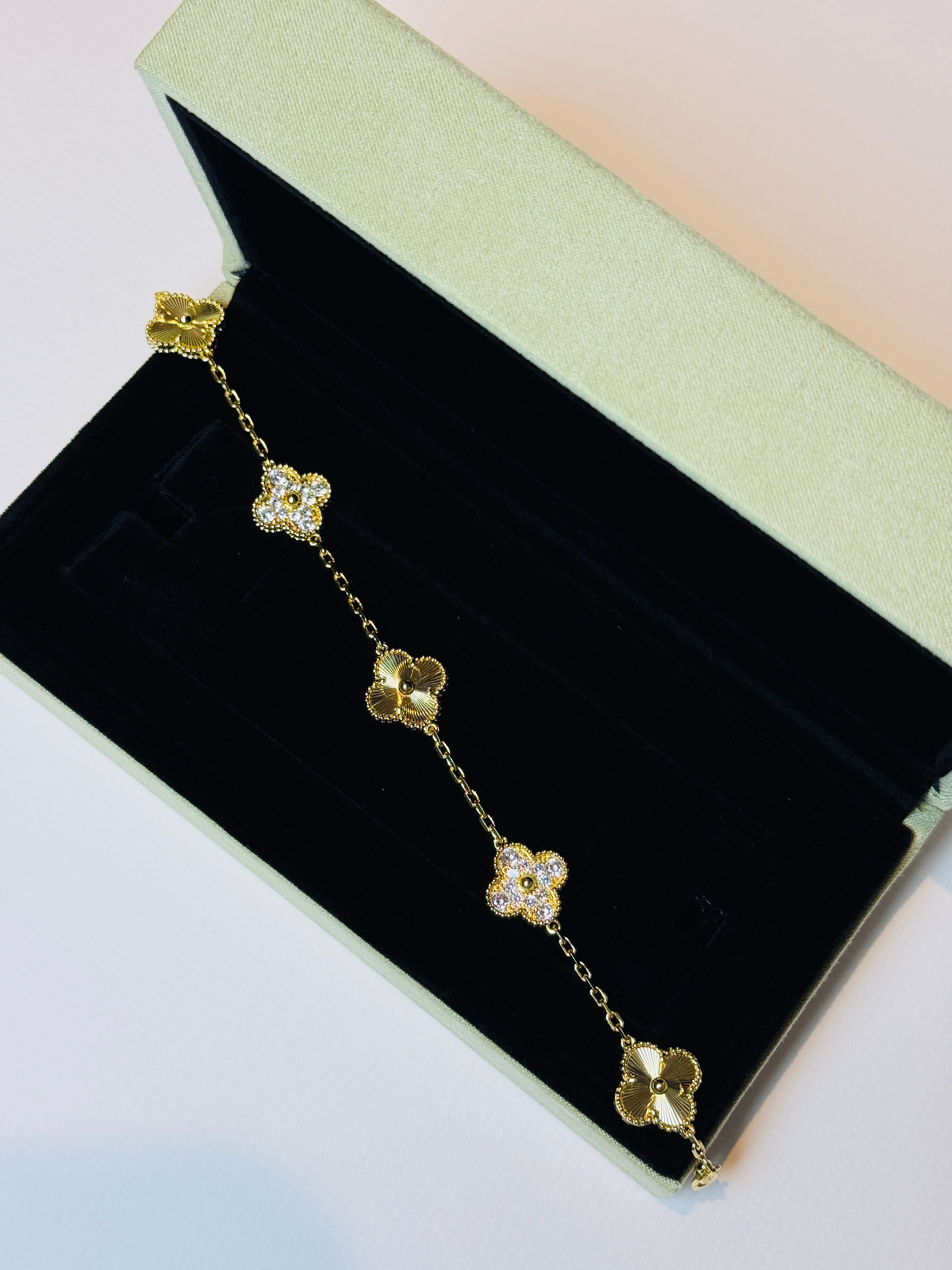Premium Clover Bracelet | Premium
-Quality