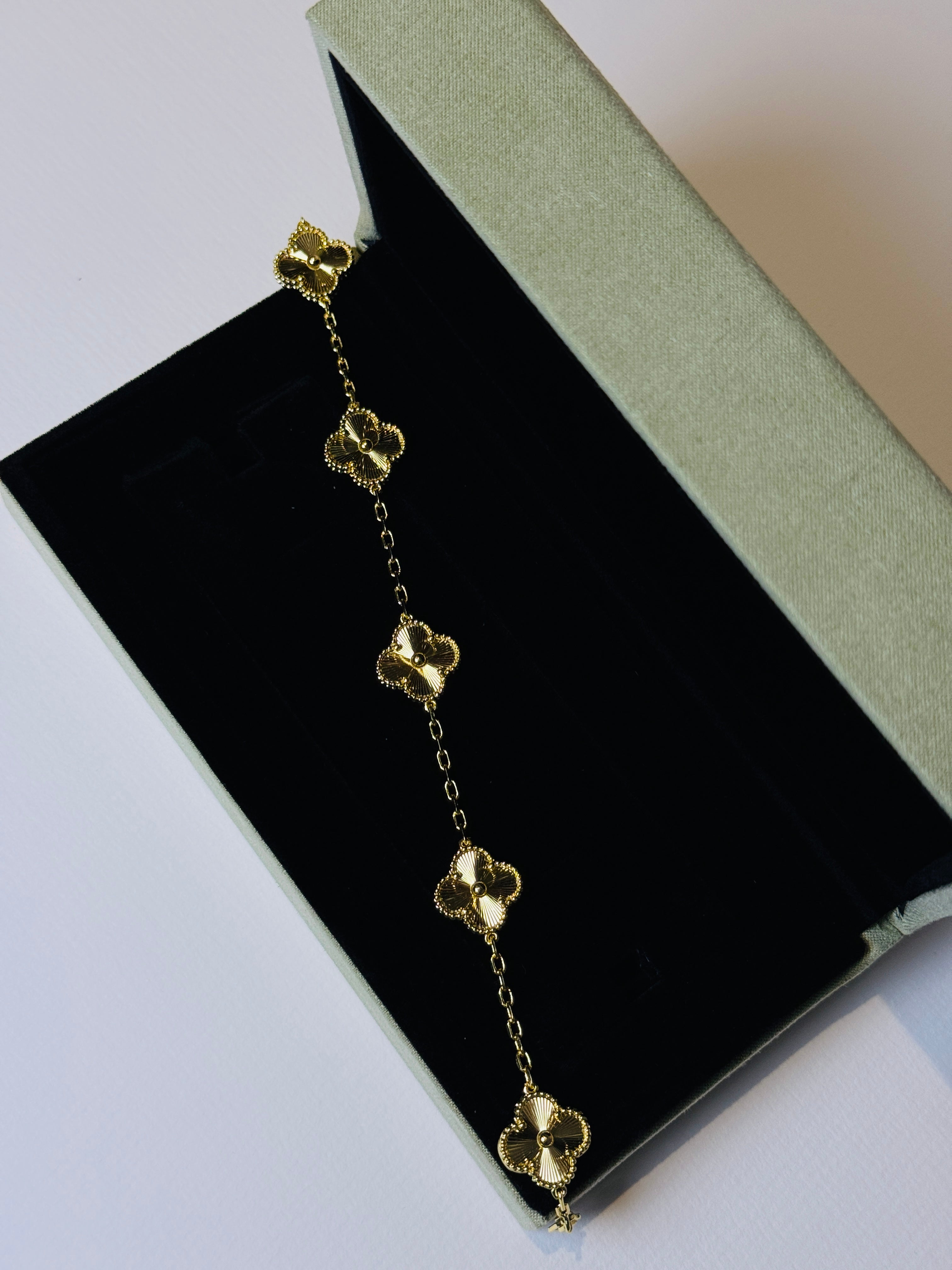 Premium Clover Bracelet | Premium
-Quality