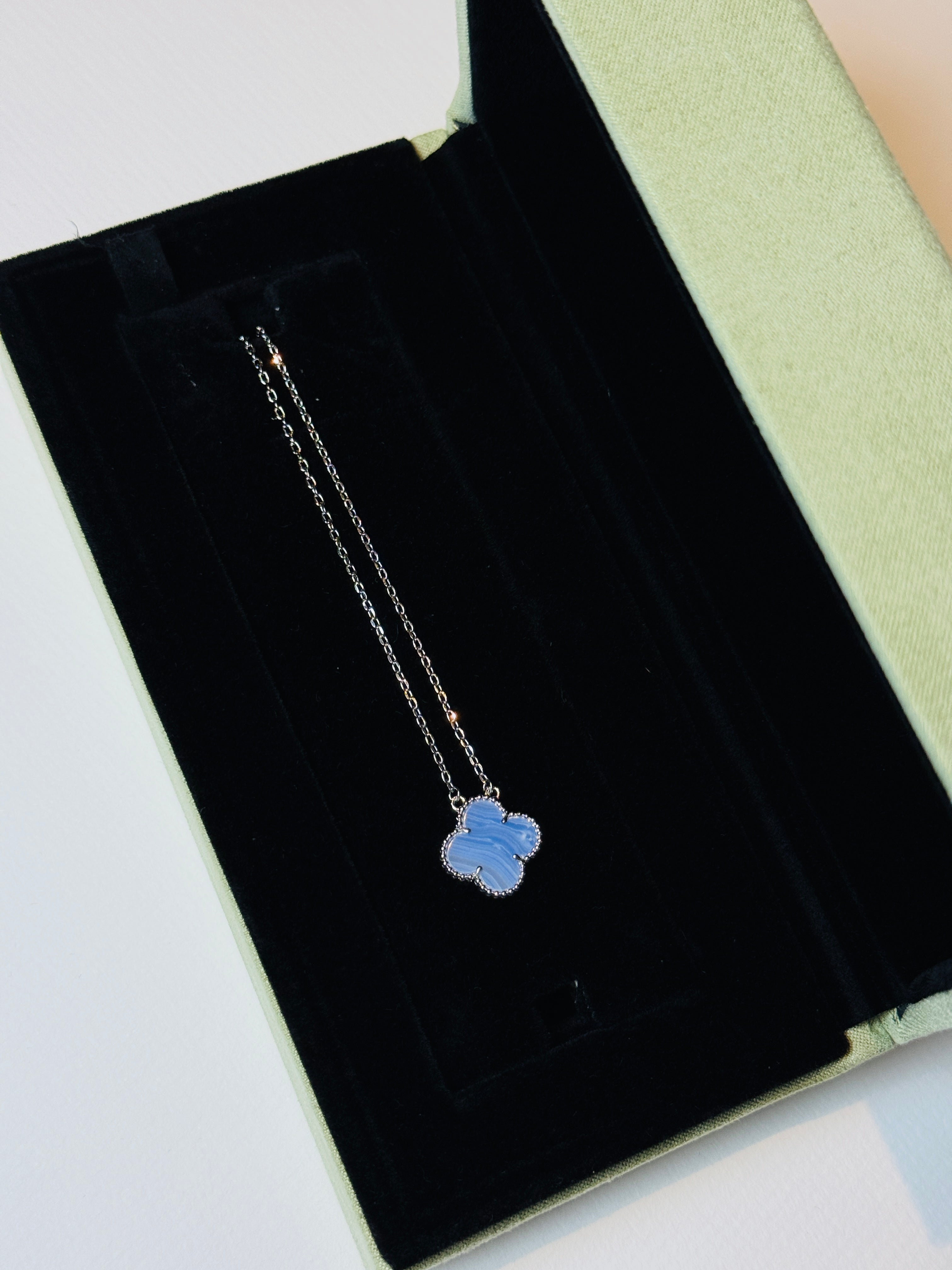 Luxury Single Clover Necklace