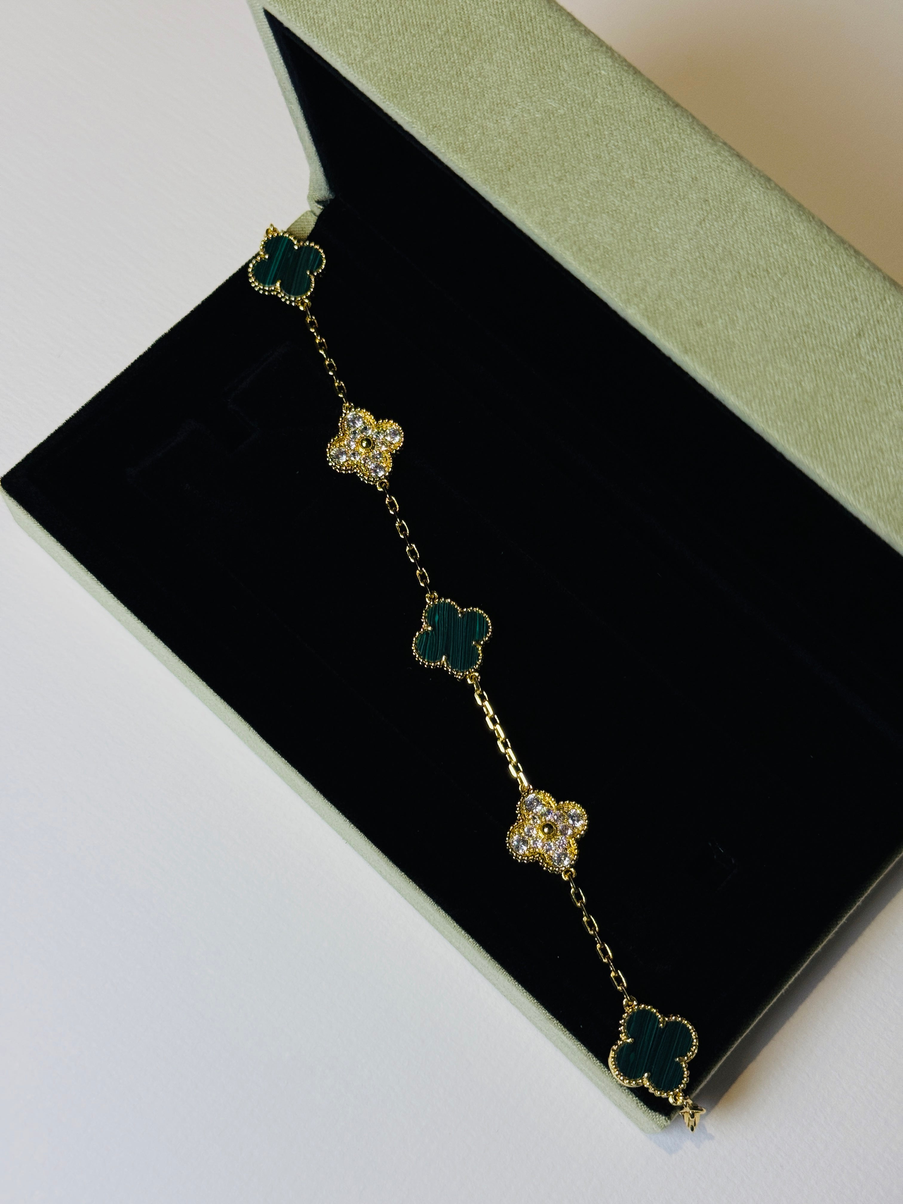 Premium Clover Bracelet | Premium
-Quality