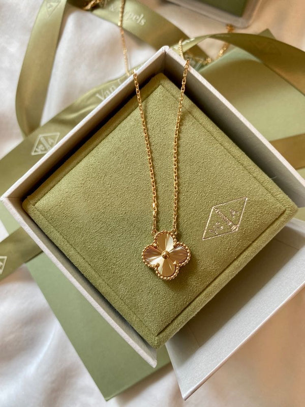 Luxury Single Clover Necklace