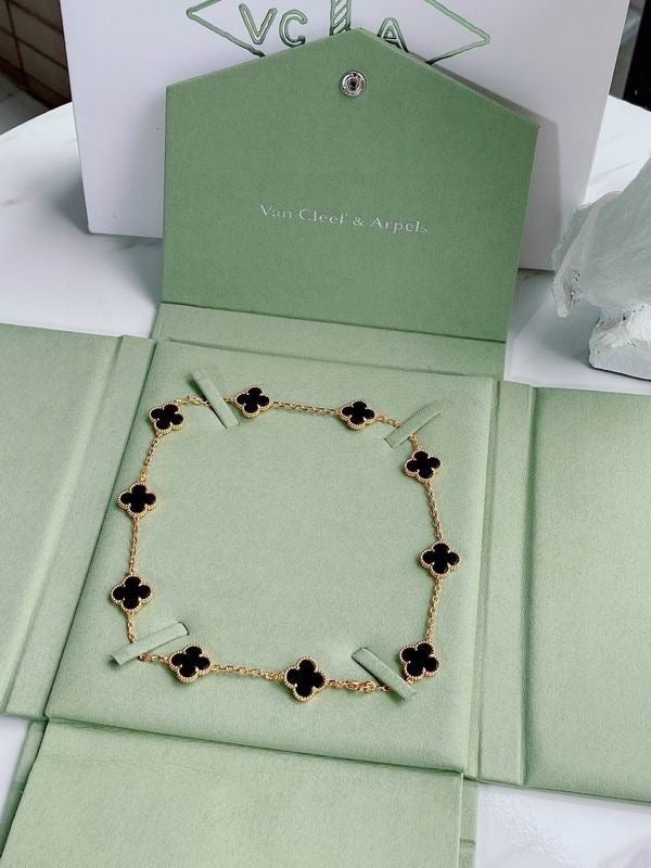 Premium Clover Necklace 10 flowers